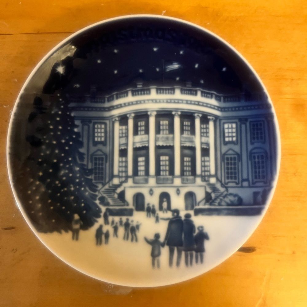 VTG "CHRISTMAS EVE AT THE WHITE HOUSE" PLATE BING & GRONDAHL 1987 DENMARK (7638)